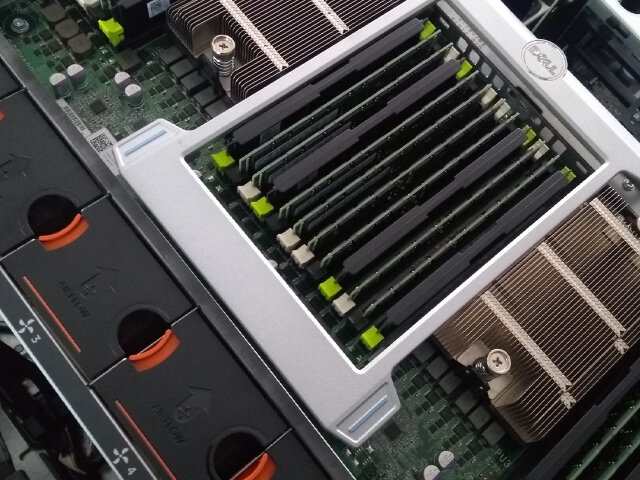 Demontáž zařízení v recyklačním provozu